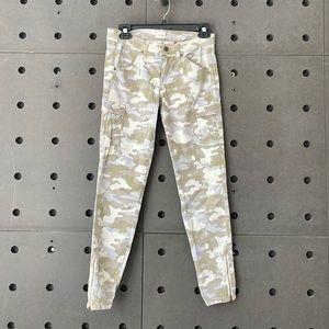 Sneak Peek Camo Cargo Skinny Jeans size 3